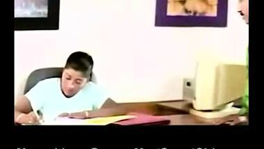 Hot Mallu Aunty ACTRESS Feeling Hot With Her Boyfriend –