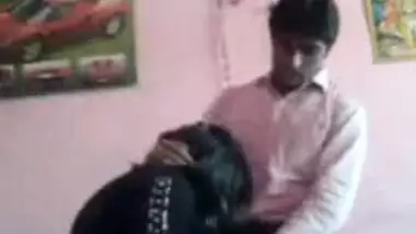 Desi Aunty fucks with her lover after hubby leaves for Office