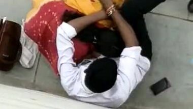 MMS Of Desi Bhabhi Sucking Penis In Beach