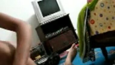 Very cute desi girl gives a blowjob - Homemade