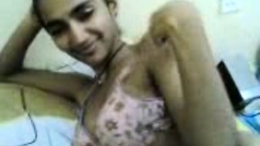 Sexy girls shows naked in hotel to bf