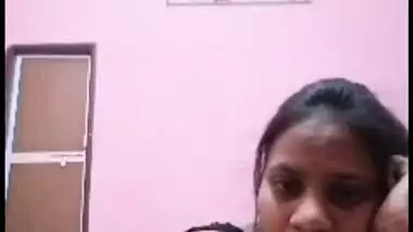 Desi Girlfriend Boobs Show on Video Call