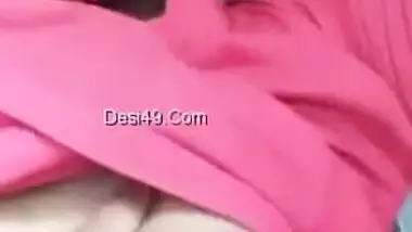 Indian gal finds quiet spot perfect to flash tits and hairy XXX peach