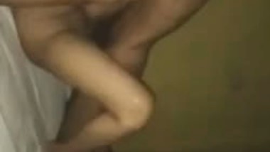 Boyfriend fucks Desi girl on the bed and this XXX video will be