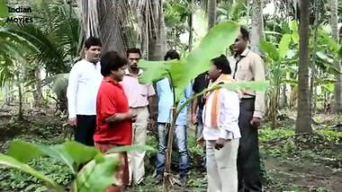 Indian hot cute servant girl showing her boobs and seducing neighbour at out door - Wowmoyback - XVI