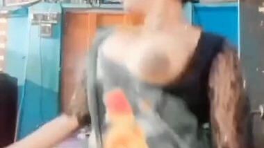 South Indian big boobs wife topless viral video