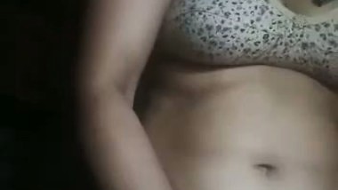 Bhabi Talking On Phone stripping and fingering MMS