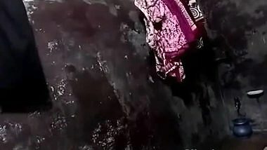 Busty South Indian Aunty Bathing