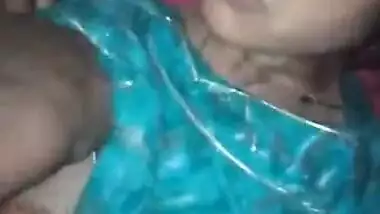 Dehati pussy porn video of Dehati bhabhi exposing her pussy