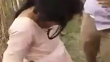 Desi village girl sex with lover in field