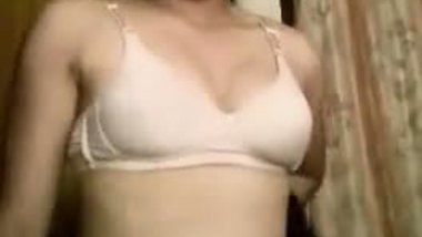 Cute Tamil college angel nude show video MMS