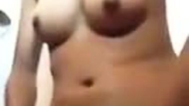 Indain Paki Hot Teen In Shower Playing With Herself Pt.1