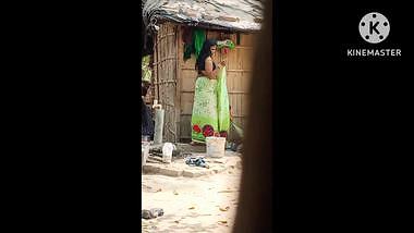 Neighbor bhabhi outdoor nude bath dress change