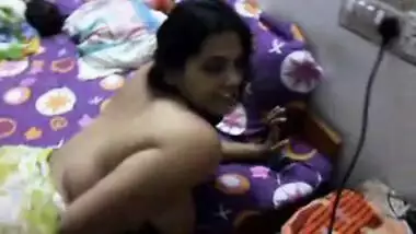 Sexy Indian Boobed Aunty