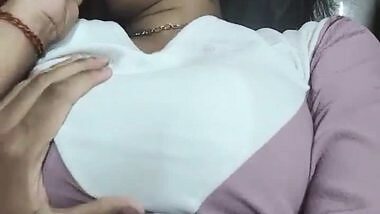 Sexy Indian girl Brest pressing By Lover