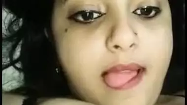 Sexy Indian bhabhi exposed 