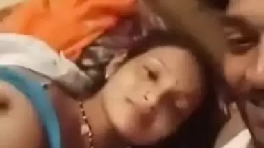 Desi woman with saggy XXX titties poses on her boyfriend's camera