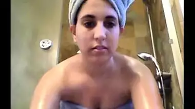 Punjabi big ass girl exposed during bath
