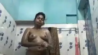 Cute housewife bathing video 