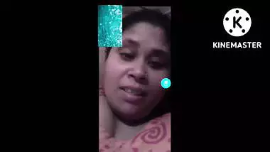 Lonely bhabhi hot video call showing big boobs