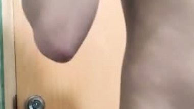 tamil hot bhabhi showing her body to her boss...