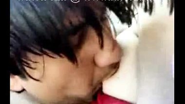 Karachi Cute Couple Getting Sex And Kissing