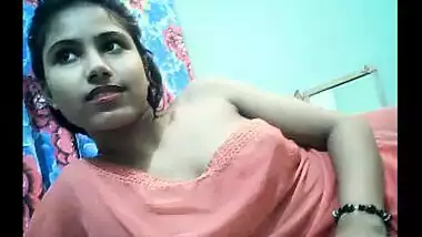 Desi big boobs teen exposing her topless video