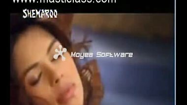 Malika Sherawat Hot Kissing Scene
