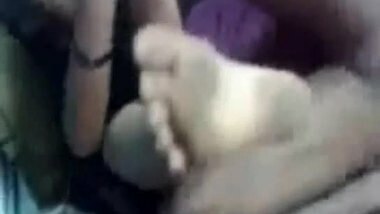 Fucking pussy of the matured desi maid