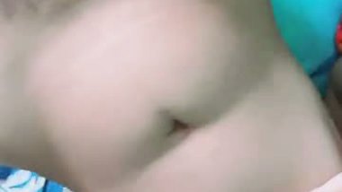 Sexy Indian naked babe shows her erotic body to make boys crazy