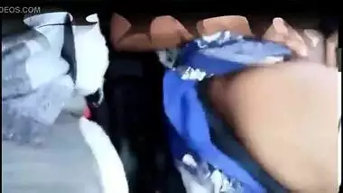 Bhabi in car boob and pussy show
