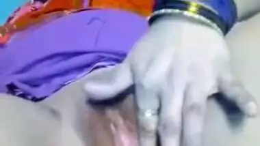 Desi Garam Choot Bhabhi fingering mastrubating Pussy phudi