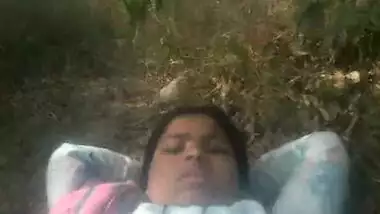 Clean Dehati pussy show outdoors video