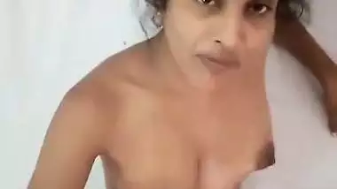 18 yr old girl gets fuck and gets crimpie in Indian sex video