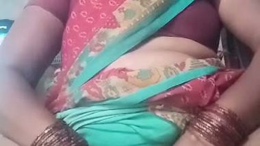 Mature Tamil sex aunty spreading pussy in mood