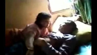 Bangladeshi chubby village bhabhi home sex with neighbor at day time