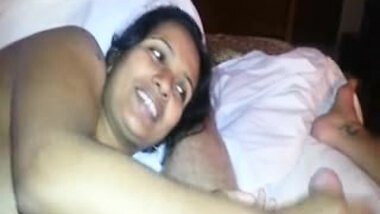 Super Hot Indian Maid Blowjob & Nude Show
