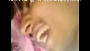 Poone Lover Kissing In Car