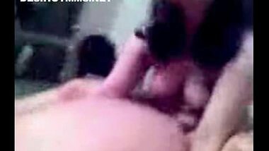 Divorced neighbor Delhi bhabhi finds sex pleasure