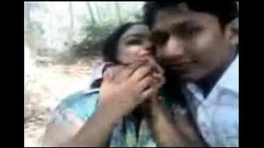 Bihar college couple enjoy multiple outdoor foreplay sessions