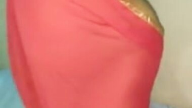 bhabhi showing big ass