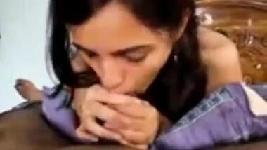 desi indian bhabhi sucking lund in hindi