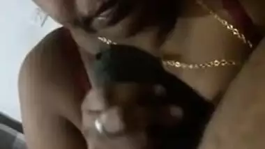 Desi indian mature milf sucks cock