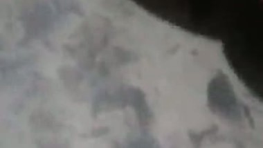 Indiazinha rebolando no consolo, com todo respeito mas é um rabetão ️ adoro fuder ela