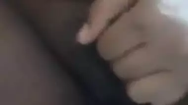 Bangladeshi Sexy Chubby Bhabi Showing And Fingering
