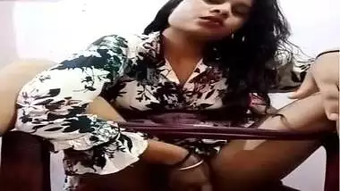 Today Exclusive- Desi Bhabhi Showing Her Boobs And Wet Pussy Part 1