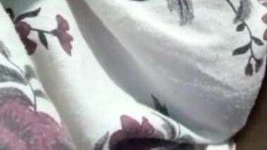 Bangladeshi unsatisfied bhabhi nude viral MMS