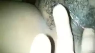 delicious indian pussy get fingered by bf