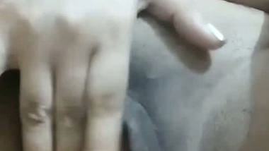 Cutest girl live nude show for her boyfriend viral MMS