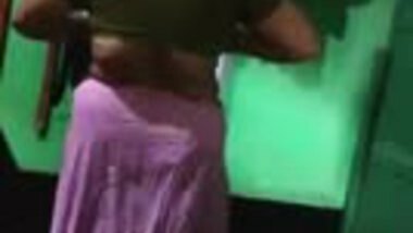 Desi aunty changing clothes